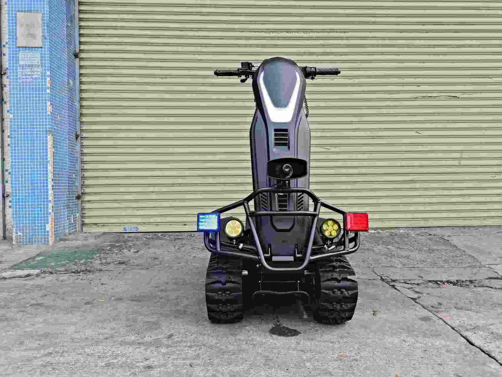 Vehicul inovator all-teraină dezvăluit ca un nou instrument de poliție