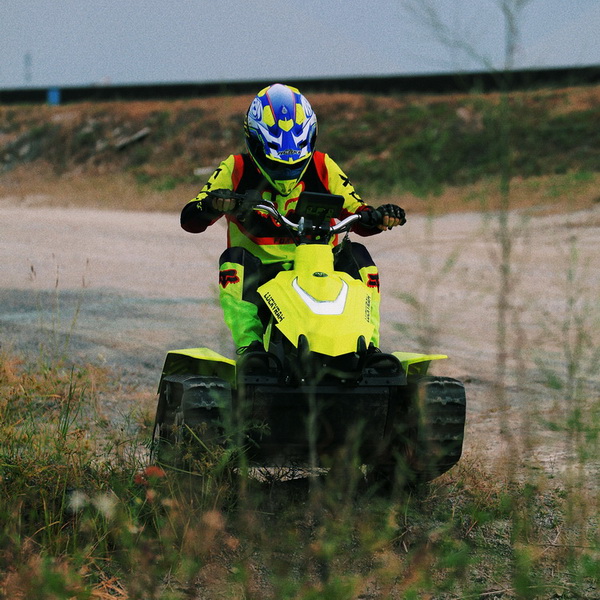Snowmobilul electric cu două căi Etv-8 este potrivit pentru activități în aer liber off-road